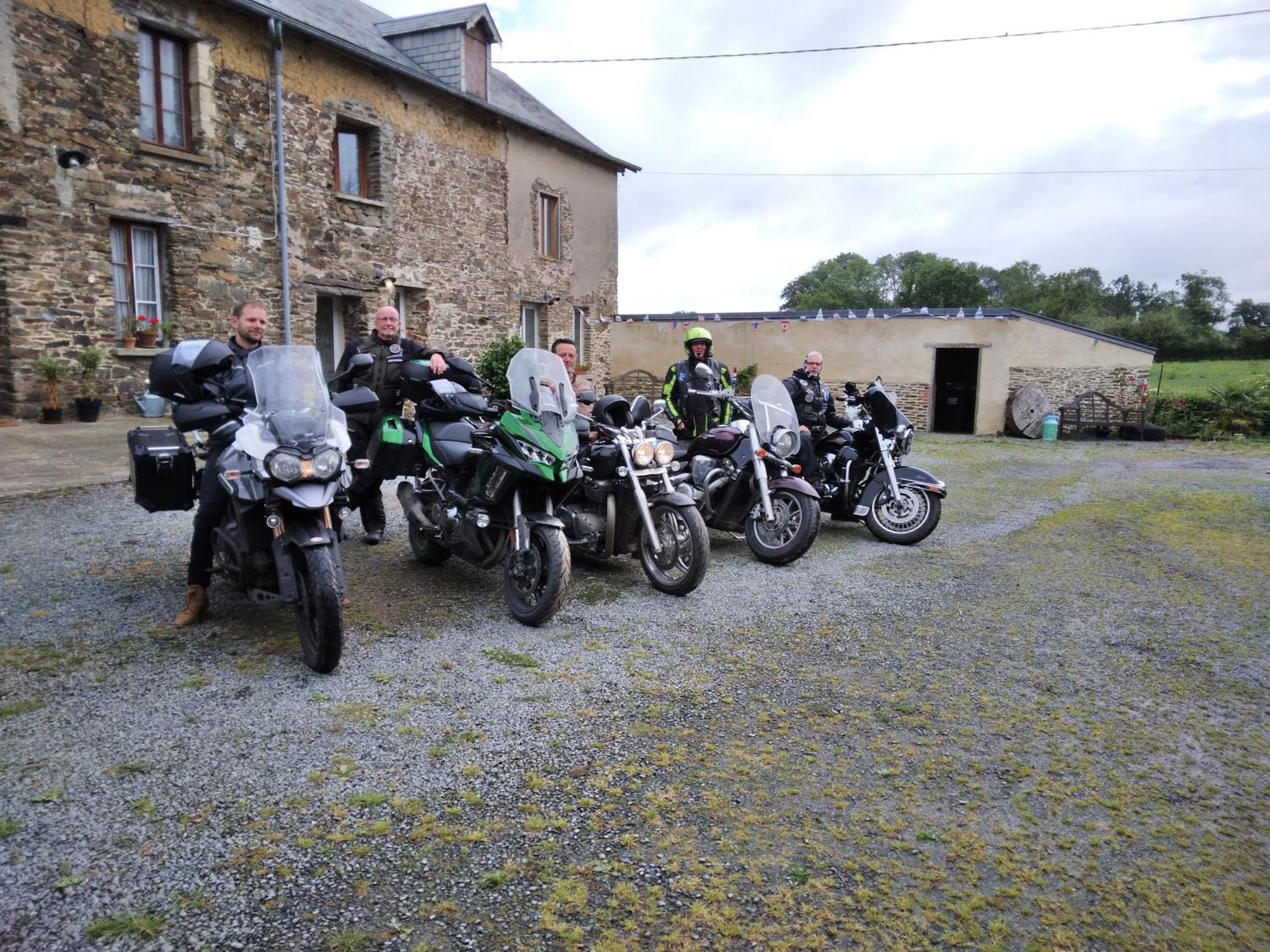 La Petite Houssaye Bed & Breakfast Villiers-Fossard Bagian luar foto
